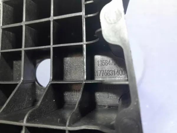 Poignée d'accoudoir Mercedes Classe A W177 OEM A1776831400 image 4