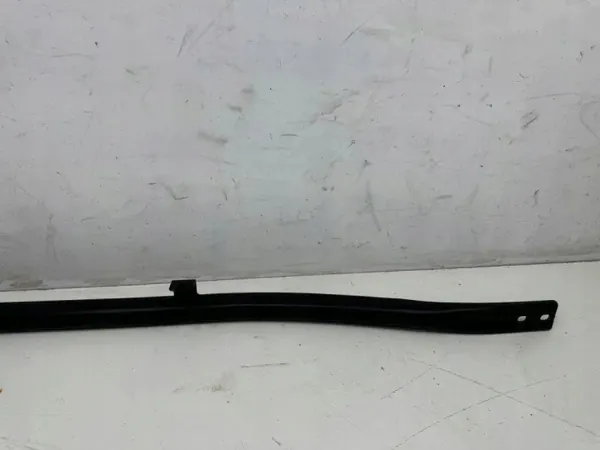 Pieza compartimento motor Porsche Macan OEM 95B805629 image 3