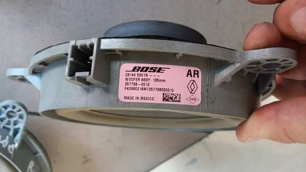 Kit Subwoofer Bose OEM 280630850R pour Renault Espace V image 4