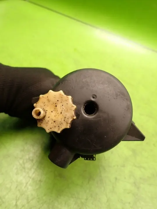 Polttoainesuodattimen kotelo CITROEN C5 I 2.0 D 2002 9642105180C image 4