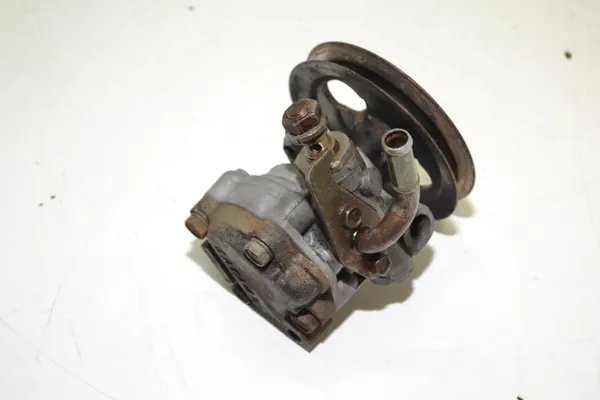 Servostyrningspump Mitsubishi Pajero II 3.0 V6 1997-2000 OEM 267662 image 3