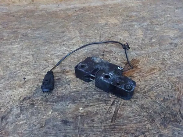 AUDI A4 B8 A5 CERRADURA CAPÓ 8T0823509 image 2