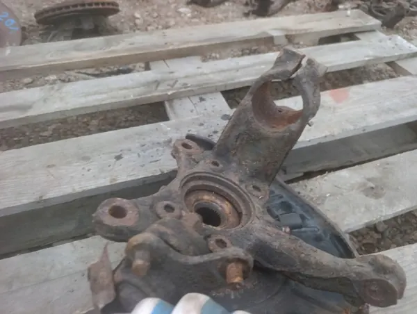 OEM zwrotnica z piastą prawy przód prawa przednia audi a3 8p opelaudi image 4