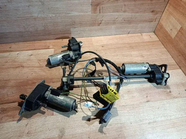 Moteur de siège OEM 1196801 gauche avant BMW X5 E53 image 2