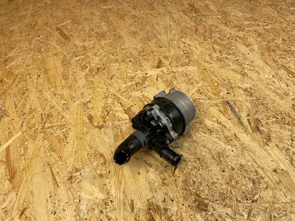 Extra vattenpump Audi A4 B9 A5 8W Q5 80A image 5
