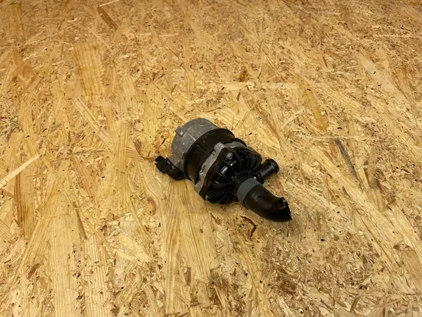 Extra vattenpump Audi A4 B9 A5 8W Q5 80A image 8