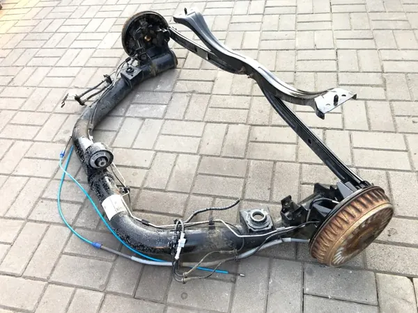 Twingo 3 III achterasbalk OEM - Gebruikte staat image 2