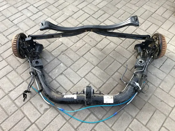 Twingo 3 III achterasbalk OEM - Gebruikte staat image 3