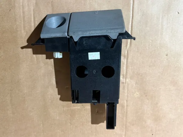 Suporte de copos VW T5 OEM - Peça Volkswagen OE usada image 4