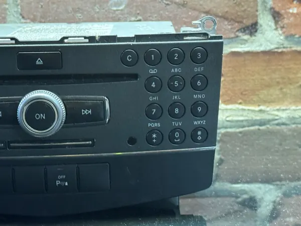 Radio Navigation Mercedes OEM A2048709790 pour W204 image 3