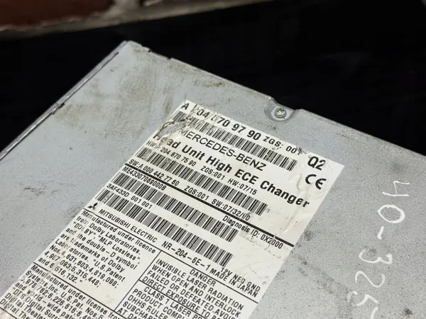 Radio Navigation Mercedes OEM A2048709790 pour W204 image 6