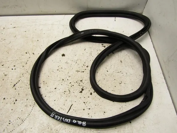 Junta do porta-malas Dacia Duster II OEM USZCZELKA image 2