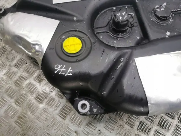 Tanque AdBlue Infiniti Q50 2017 OEM 0444040017 image 8