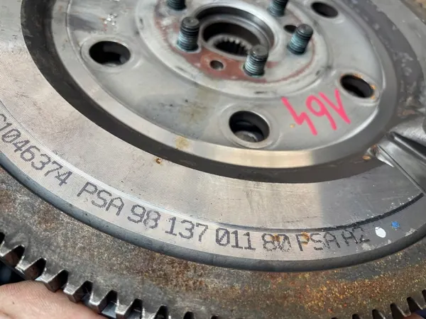 Peugeot OE 9813701180 Kaksoismassaväkä image 2