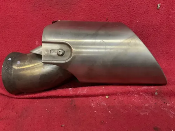 Linkes Endrohr OEM 97011168551 Panamera 14-19 image 3