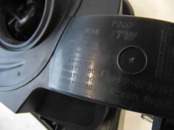 Trappe à carburant Opel Mokka B OEM - Noir d'occasion image 5