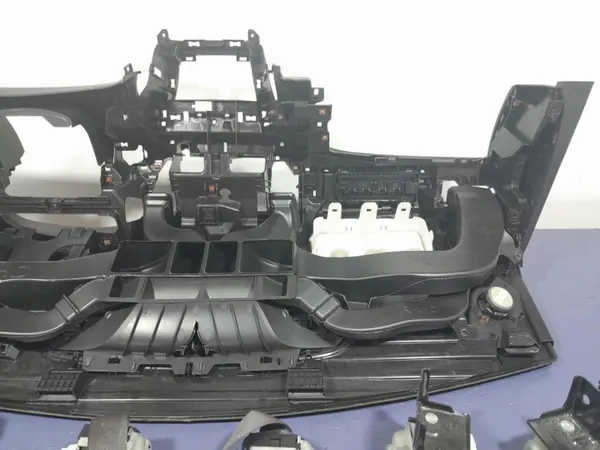 OEM Lochow-327727- Opel Astra V Dashboardconsole image 9