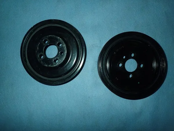 DW GOLF 7 POLIA 04L105243A 038105243M image 2