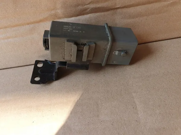 Hyundai gloeibougie relais OEM 36830-2F720 Gebruikt image 2