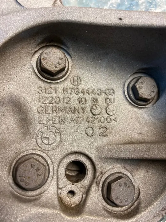 BMW OE 6764443 Voorlinker Remklauw Gebruikt image 5