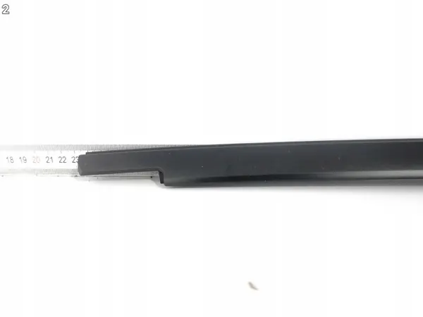 Framruta tätning höger OEM 75535-60040 image 3