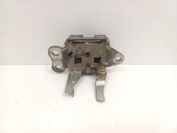 2001 Toyota Yaris Serrure de coffre image 3