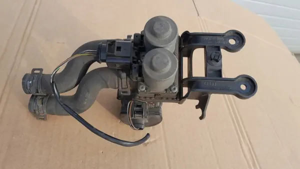 Soupape de Pompe d'Eau OEM 4F1959617A Audi A6 C6 image 2