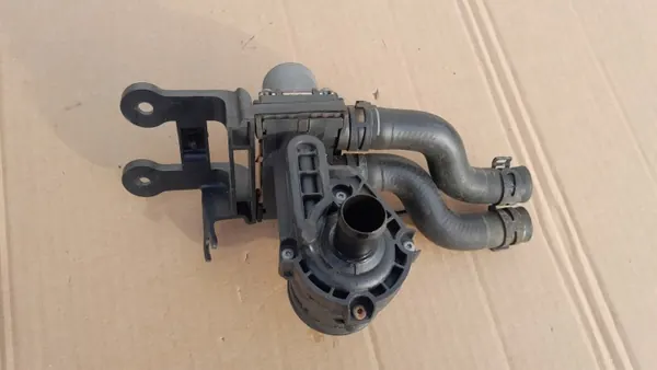 Soupape de Pompe d'Eau OEM 4F1959617A Audi A6 C6 image 4