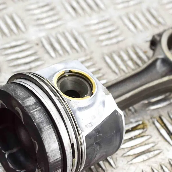 VW TOURAN Kolv 2.0L 103kw 2014 OEM 03L107065J image 7