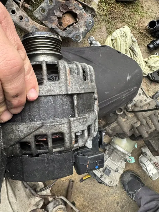 Volvo Alternaattori OE 30659131 image 2