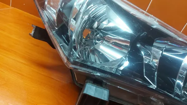 Faros Derecho Toyota Corolla E16 E18 13-16 image 10