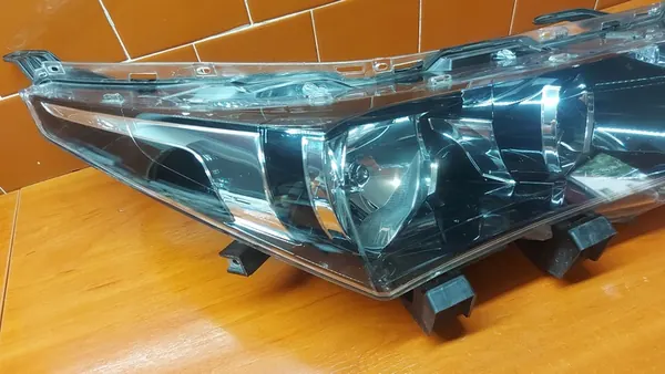 Faros Derecho Toyota Corolla E16 E18 13-16 image 8