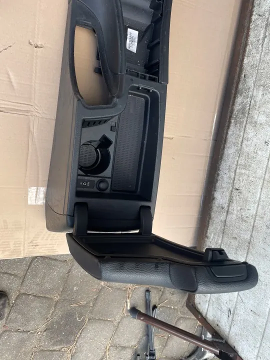 Accoudoir OEM 7075357 pour BMW E90 E91 Berline Break image 5