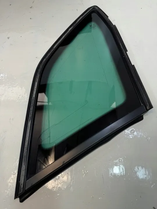 Cristal trasero izquierdo OEM 3V9845297Q Skoda Superb III image 2