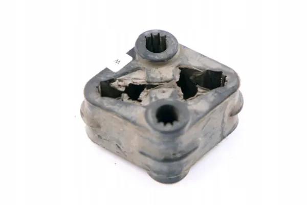 BMW X1 F48 Pakoputken kiinnike OEM 8576996 image 4
