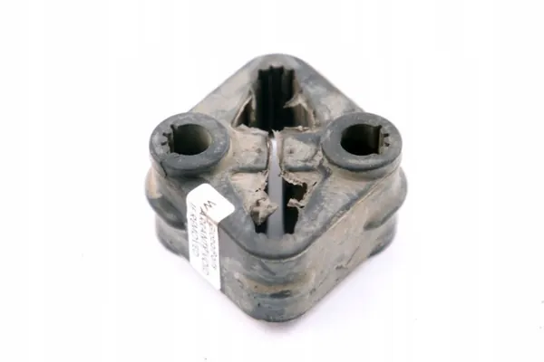 BMW X1 F48 Pakoputken kiinnike OEM 8576996 image 5