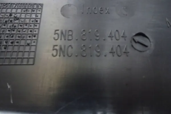 VW Tiguan II oikea tuulilasin tiiviste OEM 5NB819404 image 3