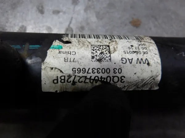 VW Passat B8 TDI Vetoakseli OEM 3Q0407272BP image 4