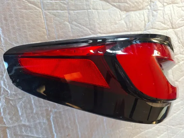 Luz trasera LED izquierda BMW G30 F90 LCI image 3