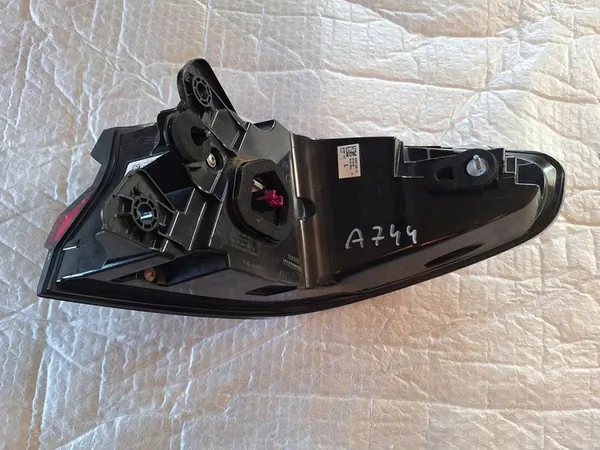 Luz trasera LED izquierda BMW G30 F90 LCI image 4