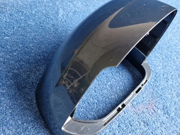 Volvo XC90 II Oikea peilin kansi OEM 31688505 image 7