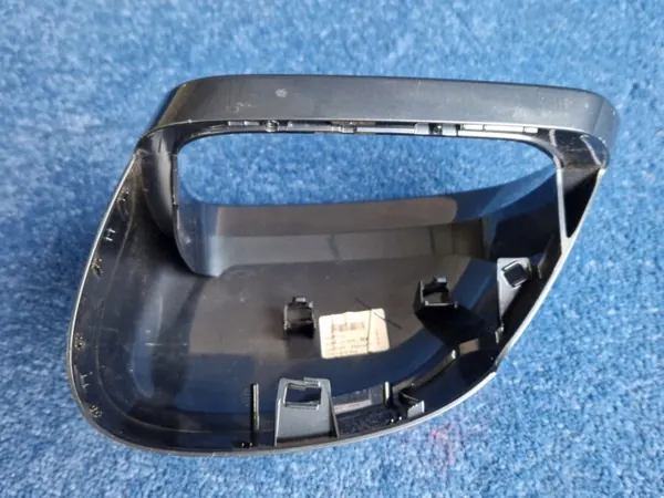 Volvo XC90 II Oikea peilin kansi OEM 31688505 image 9