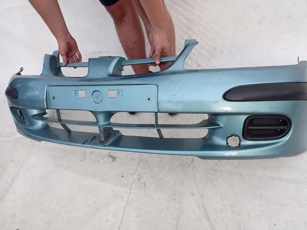 Paraurti anteriore Nissan Almera N16 00-03 image 5