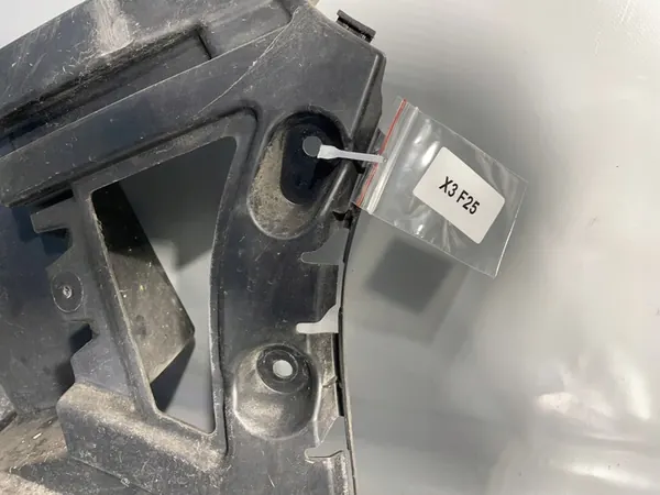 BMW X3 F25 Takaoikea Puskimen Kiinnike 51127210078 image 2
