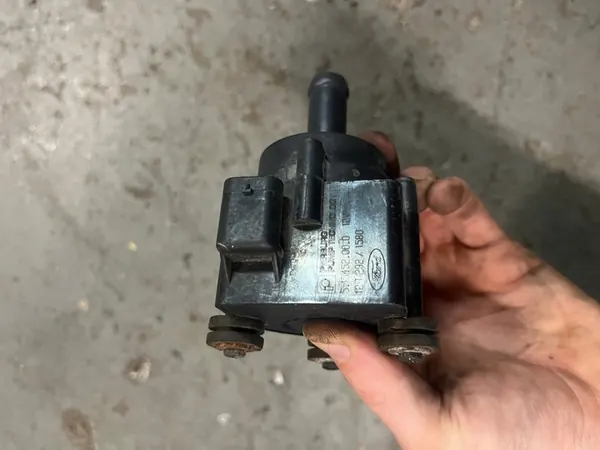 FORD FOCUS MK3 1.0 ECOBOOST Vattenpump image 3