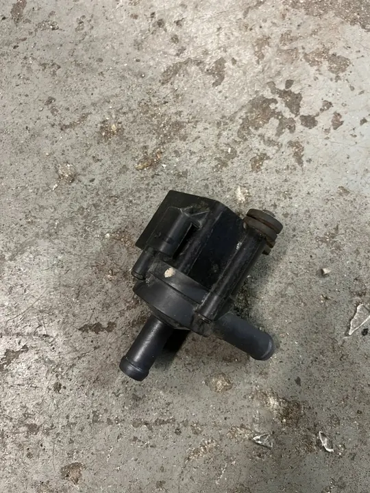 FORD FOCUS MK3 1.0 ECOBOOST Vattenpump image 4