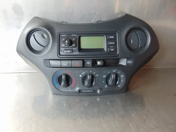 Radio Toyota Yaris I Lift OEM 86110-52140 image 2