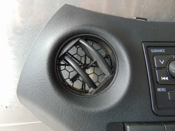 Radio Toyota Yaris I Lift OEM 86110-52140 image 4