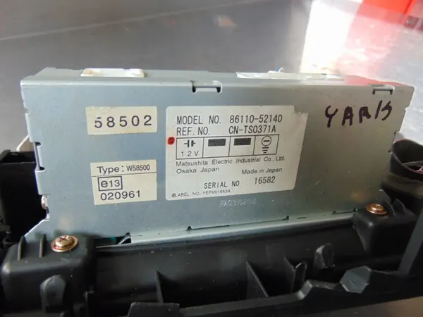 Radio Toyota Yaris I Lift OEM 86110-52140 image 6