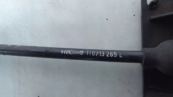 Palanca de Cambios Volkswagen OEM 1T1713025R Usada image 3